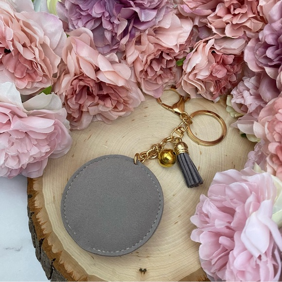 Gray & Silver Paw Print Rhinestone Keychain - Picture 13 of 16